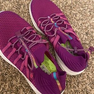 Brand New Water Shoes For Kayaking Boating women Size 5.5/EUR36 Purple